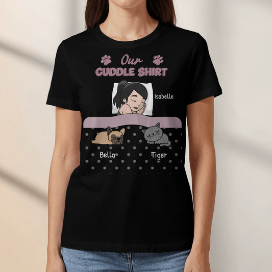 Cuddle time with pets Single - Personalised T-Shirt